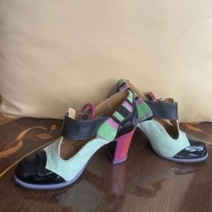 John Fluevog womens multicolor heels in size 5.